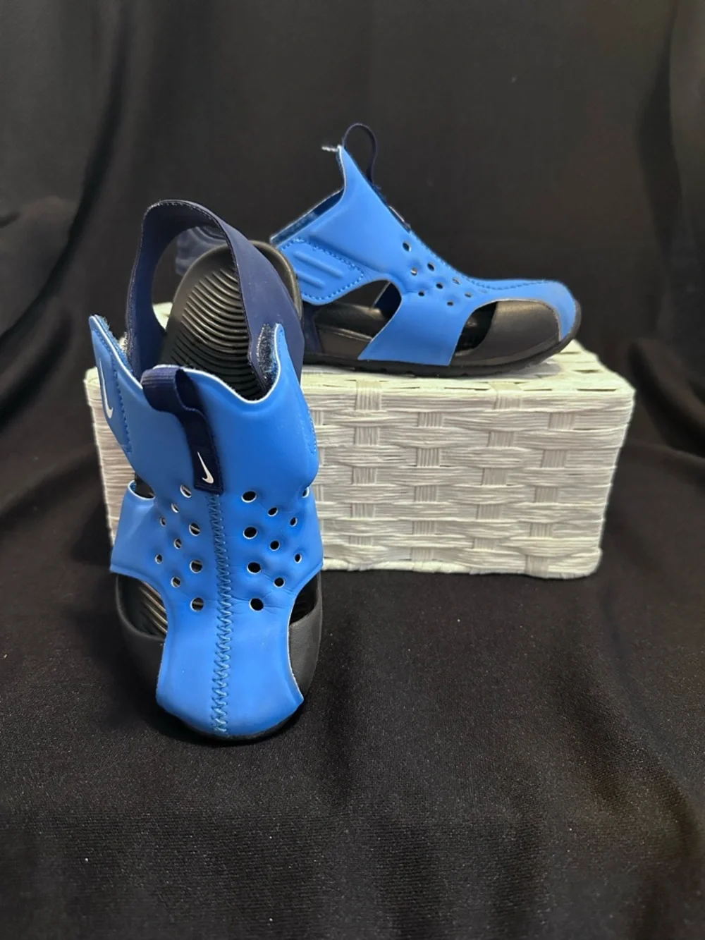 Nike Toddler Boy’s Blue and Black Slip-On Sport Sandals Sz. 11 Adjustable Straps